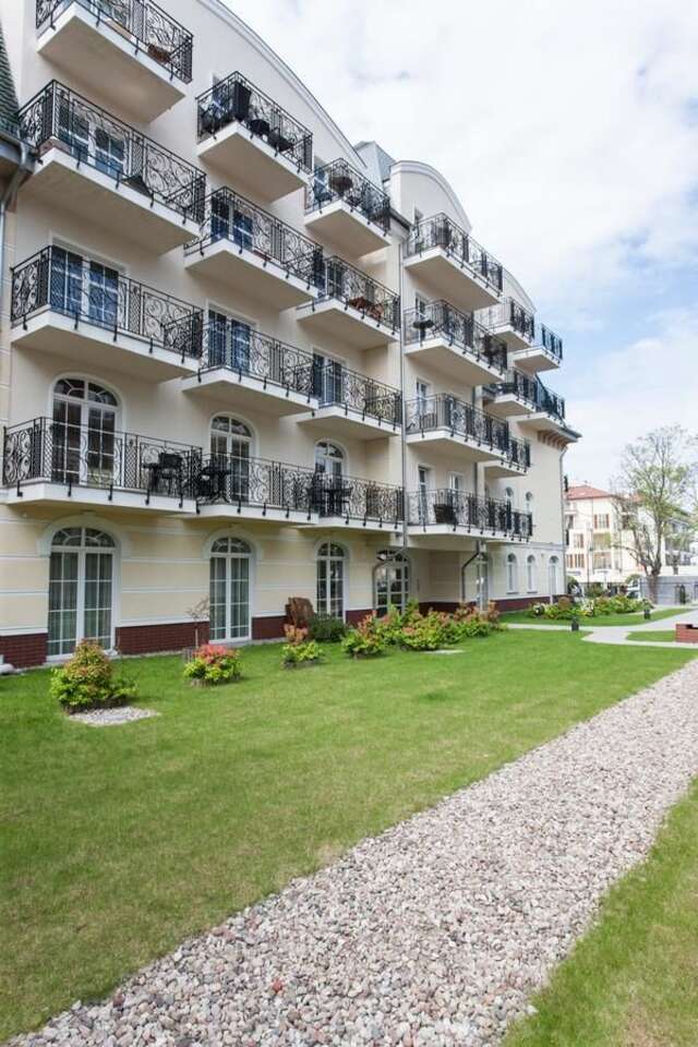 Апартаменты Apartamenty Trzy Korony by Renters Свиноуйсьце-35